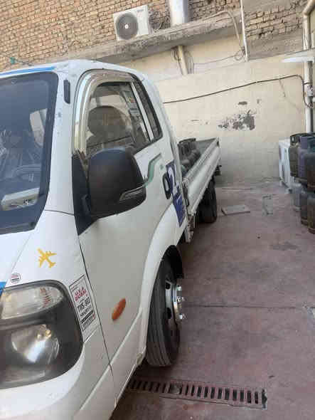 سلام عليكم سياره كيه فحل رقم جديد بغداد نكليزي محرك مسكر سبع كير نضيف سعر ١٢٠ بيه مجال رقم هاتف ***********
