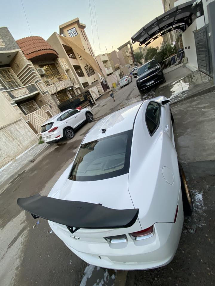 كمارو موديل 2013
ماشيه 100 
ضربتها مثل ماموضح بالصوره 
وبيها بارد بالجاملغ الخلفي هنا
بيها سستم صوت شركه بايونير سعره 5 اوراق
اكو ملاحظات شويه بالكشر 
يرادلها تخم تايرات 
سعرها 87 وبيها مجال حك الجيه
مكاني بغداد شارع فلسطين 
***********
