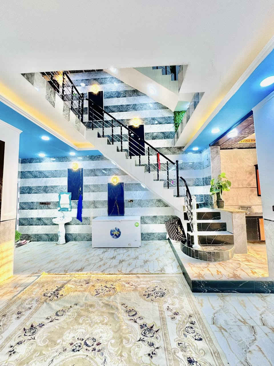 🏡 بيت للبيع – طابو صرف
📍 النجف / مجمع بيتي مقابل مجمع الكرار

📏 150م على الساحة

🔸 طابقين شغل جناي

🔸 4 غرف نوم، صالتين، استقبال

🔸 مطبخ، منور، صحيات 2

💰 السعر 150 وبي مجال

📩 للاستفسار 

***********
