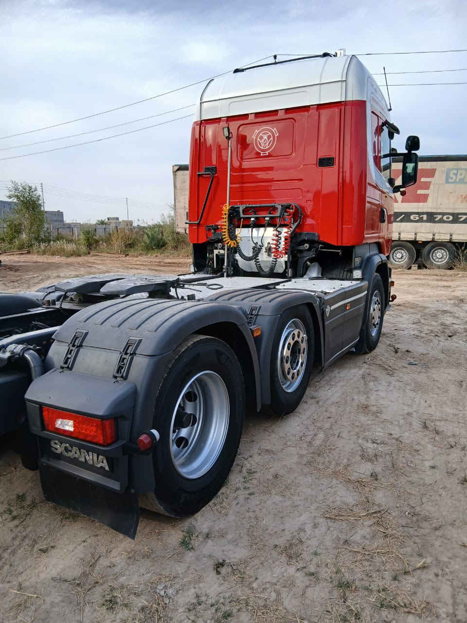 يا الله للبيع. اسكانيه مديل 15 سنكل امامي ابلادمكينه 520 مربوطه  جادر. رقم اربيل جديد سنويه لحد 30 تحويل او وكاله سياره مكفوله كفاله عامه راس وعربانه. سعر 540. ماكان السياره البصره للستفسار ***********
