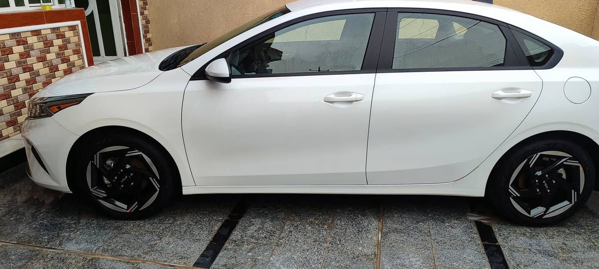 فورتي 24 كلين مكفول باسم ي ترقيم جديد ماشيه4000 جديده السعر 185 قفل صور امريكا بالمنشور ‏‪***********‬‏
