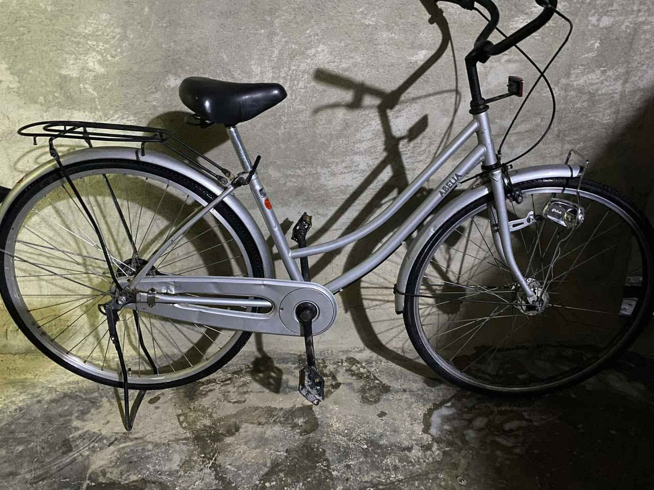 السلام عليكم شباب باسكل للبيع الحجم 27 باسكل باله نضافه فول وبي حساس موديل 2019 السعر 100 وبي مجال قليل


**إذا كنت صاحب هذا الإعلان وتريد حذفه لأي سبب، رجاءا أرسل رسالة إلى الدعم الفني**