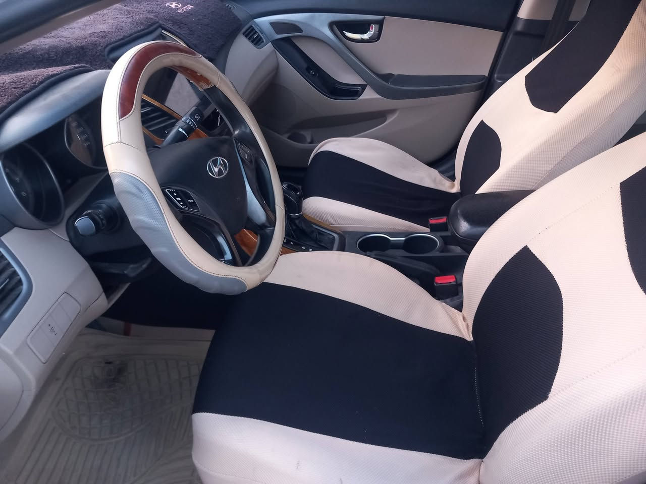 سيارة النترا للبيع ٢٠١٥
محرك ١٨٠٠ مفتوح 
فول مواصفات 
بيها بارد قليل باب السايق ومدكر 
سيارة رقم بصرة باسمي  
السعر ١٢٥ ورقة 
رقم الهاتف ***********
