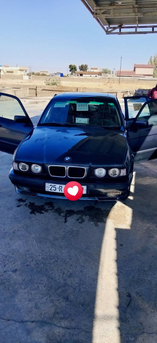 السلام عليكم  BMW 525موديل 1995 اصل محرك دجتل كير اوتماتيك شرط تخم تاير جديد لون رصاصي فيراني بي جلح قليل سلايت سنويه لل 30 السعر 75 قفل للأستفسار *********** المو شراي لا يتصل ويكسر بسعر
