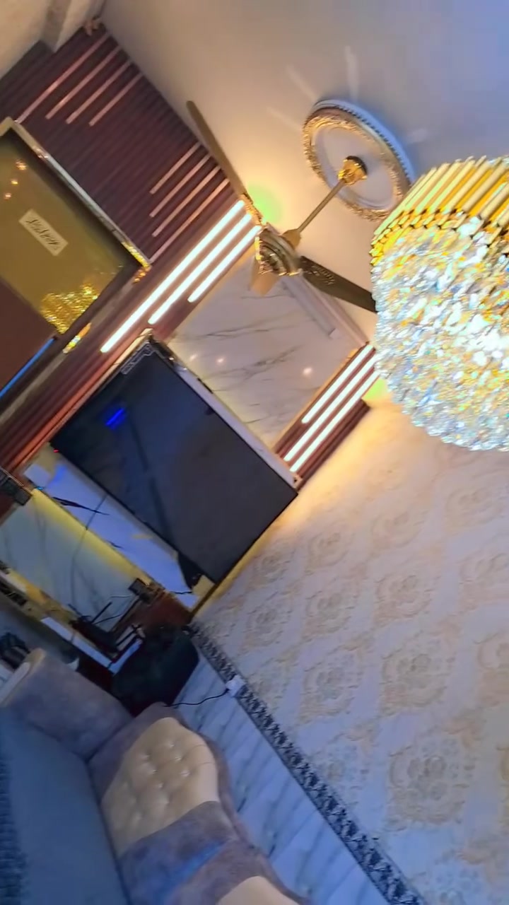 نص قطعه قطاع 15ع شارع 60
شارع تجاري 
+الطابق ل اول بي ستقبال +حولي +مطبخ +حمام +ترك 
الطابق الثاني ثنين غرف وملحقاتهم 

الستفسار  ***********
