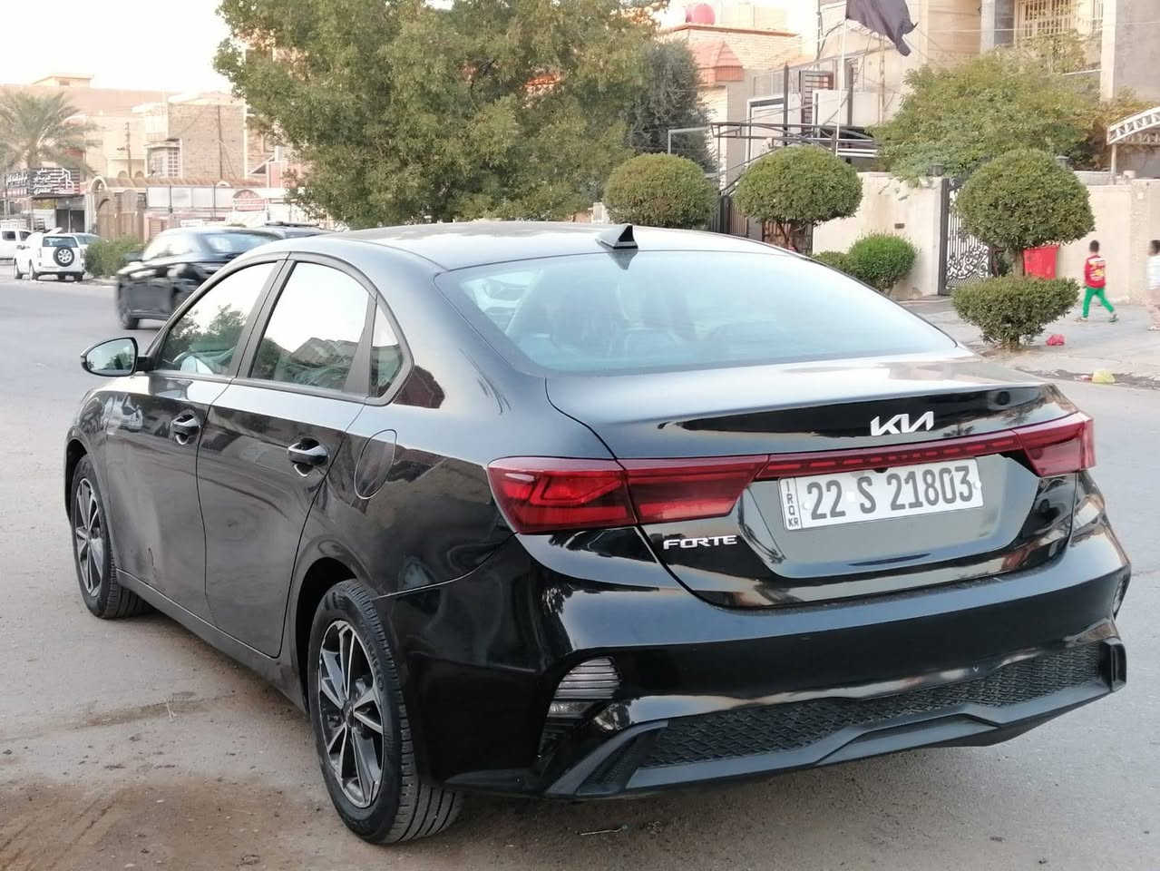 ***********
رايدهة ب ١٣٧ ورقة 
كيا فورتي ٢٠٢٣ وارد أمريكي
محرك ٢٠٠٠ دوش لوووك
ماشية ٣٥ الف
شاشة كبيره،، كاميرا دواره 
ويل كب دعاية 
رادارات جانبية
رادار امامي توقف ذاتي
نظام قيادة آلية تحديد مسار
حادثهة بنص البنيد شاصي لغد مكفول وبيهة صبغ باب الي بصف السايق أرقام وسنوية جدد باسمنة السيارة تحويل مباشر بغداد, العراق
