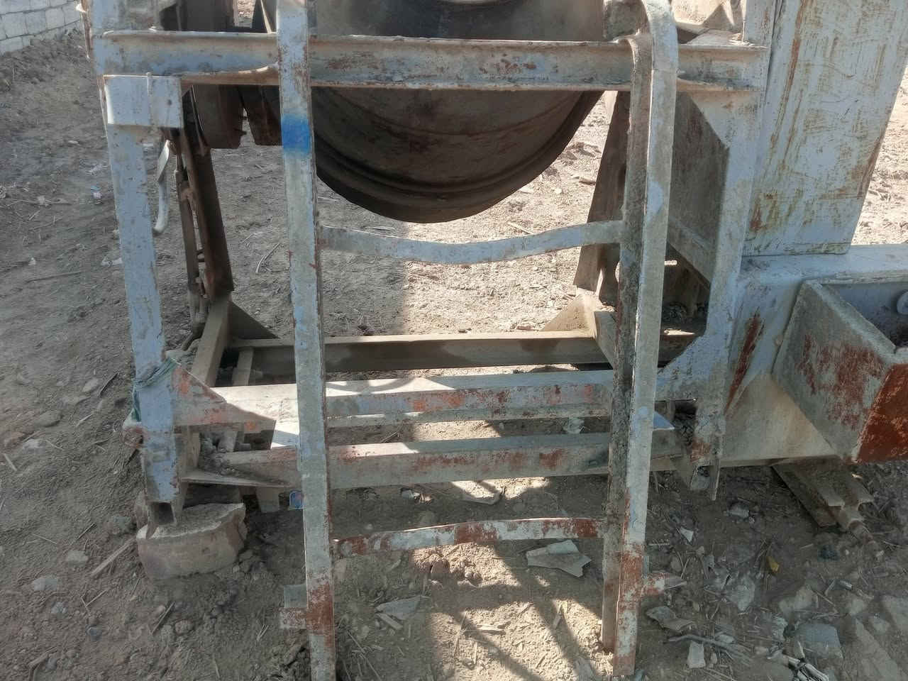 سلام عليكم للبيع خباطه روك ماطور كهربائي مكفوله جديده المكان الديوانية السعر 2  مليونين    اتصل ***********
