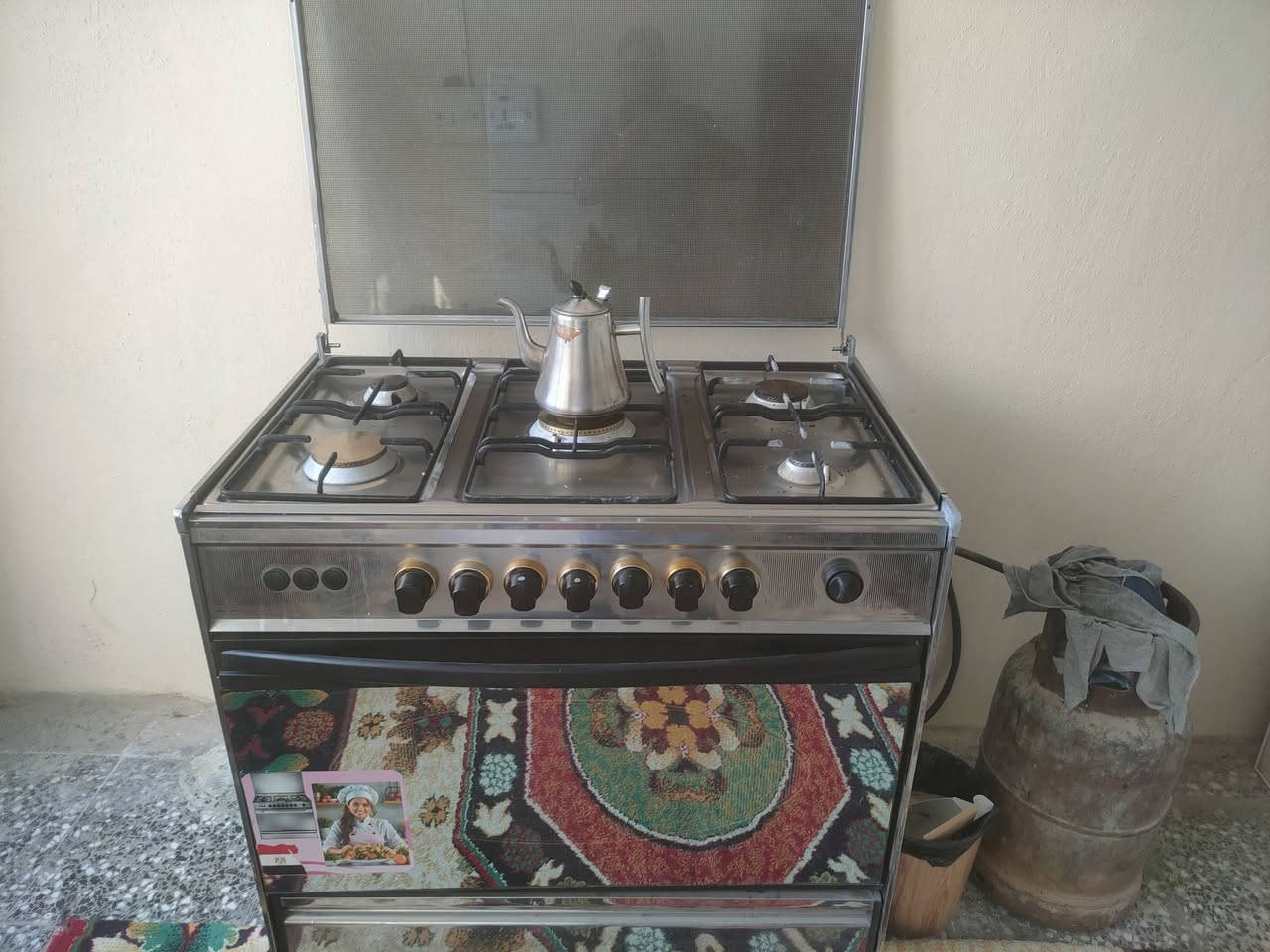 السلام عليكم
عندي اغراض منزليه للبيع اخت الجديده الي يحب يراسلني 
*********** بي واتساب
***********
