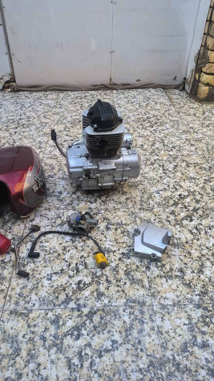 محرك دراجة ام تي ار MTR  150  مع كابريتر مجفتة مرة واحدة بسعر مناسب..انا مكلف بالنشر الاتصال على الرقم ***********
