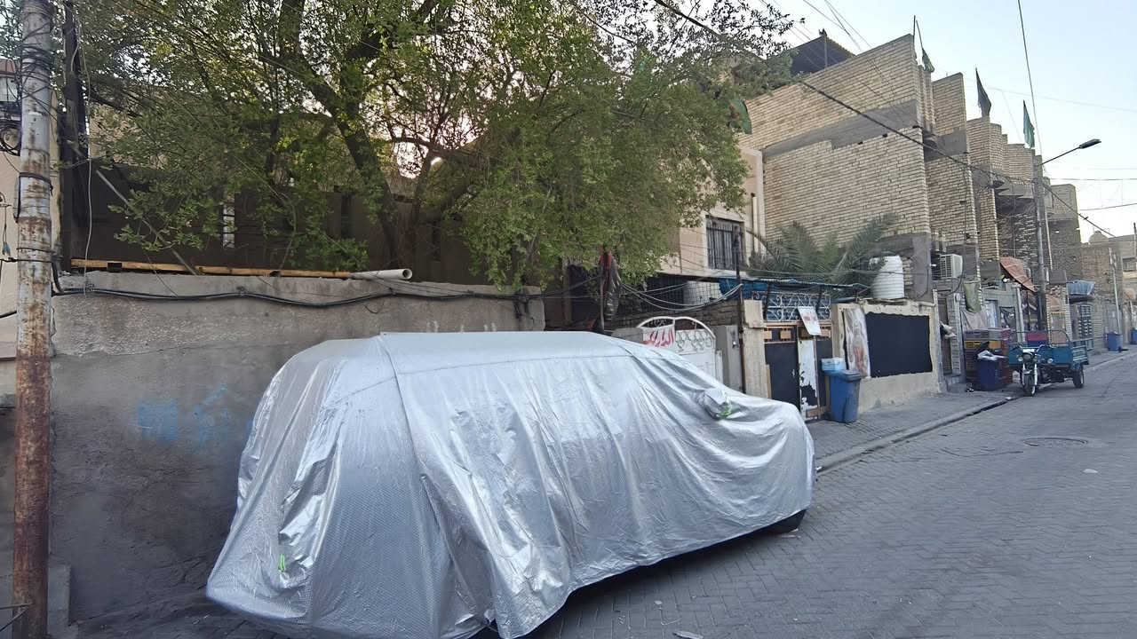 السلام عليكم
دار للبيع 
📍بغداد مدينة الصدر قطاع 46 

🔷 المساحة / 144 

🔷 تفاصيل البيت 
الطابق الأرضي يحتوي على 
استقبال ، مطبخ ، خدمات ، غرفة ، بالإضافة الى ( حوش ) بمساحة كافيه للكراج او حديقه بالإضافة الى دوره مياه خارجية للضيوف ، وانتو بكرامة 

الطابق الاول : 
يحتوي على غرفتين، والطابق الثاني سطح 

موقع البيت مميز وبفرع مميز وهادئ 
للاستفسار : ***********  او 
***********
