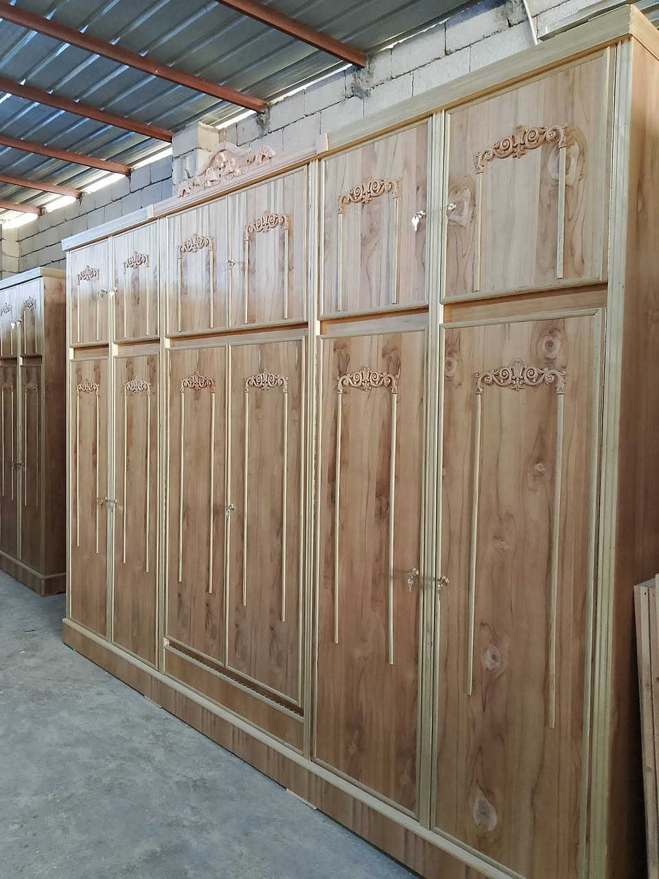 السلام عليكم ورحمة الله تعالى 
يصعد السوك والاسعار ثابته وانسب من سعر السوك ان شاء الله شغل خير من الله سبحانه 
ارتفاع الكنتور 250 النزان 60 الوجه 4 ملم صاج فراشه الداخل 3 ملم عادي القواكع 4 سانتيم 
السعر جمله مع التوصيل 400 الف بدون صبغ 
السعر مع الصبغ 450 الف 
العنوان ديالئ بعقوبه بهرز طريق ابو الكرم قرب دلاليه المدينه للتطور العراقي 
***********
الجميع @إشارة
