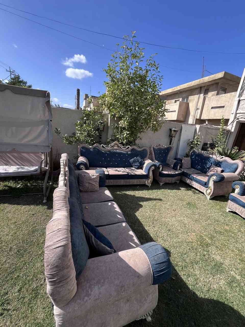 تخم نضيف مكان حي الجامعه سعر 500 وبي مجال ***********
