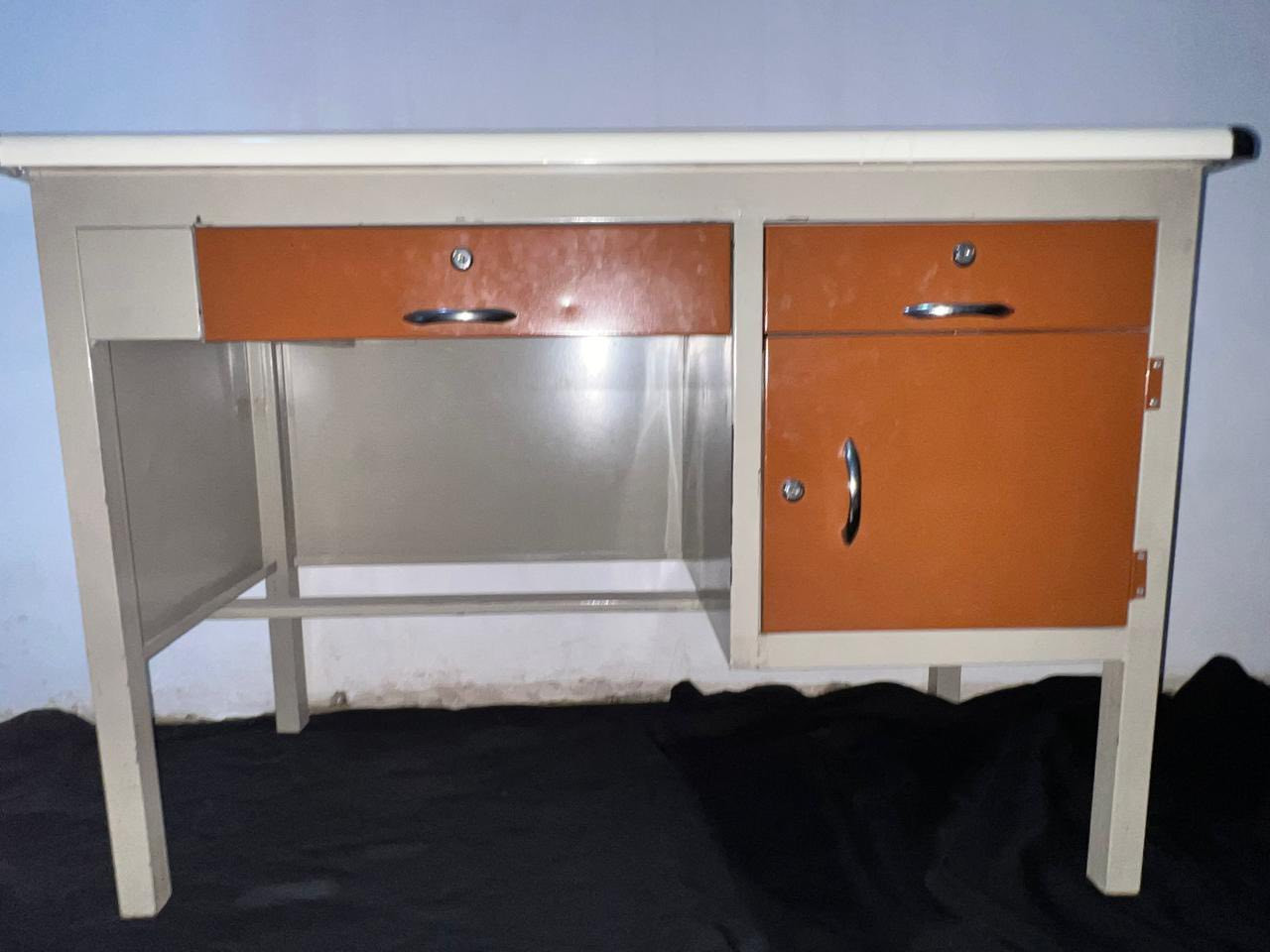 مكتب استعمال قليل جدا للبيع
مدينه الصدر


**إذا كنت صاحب هذا الإعلان وتريد حذفه لأي سبب، رجاءا أرسل رسالة إلى الدعم الفني**