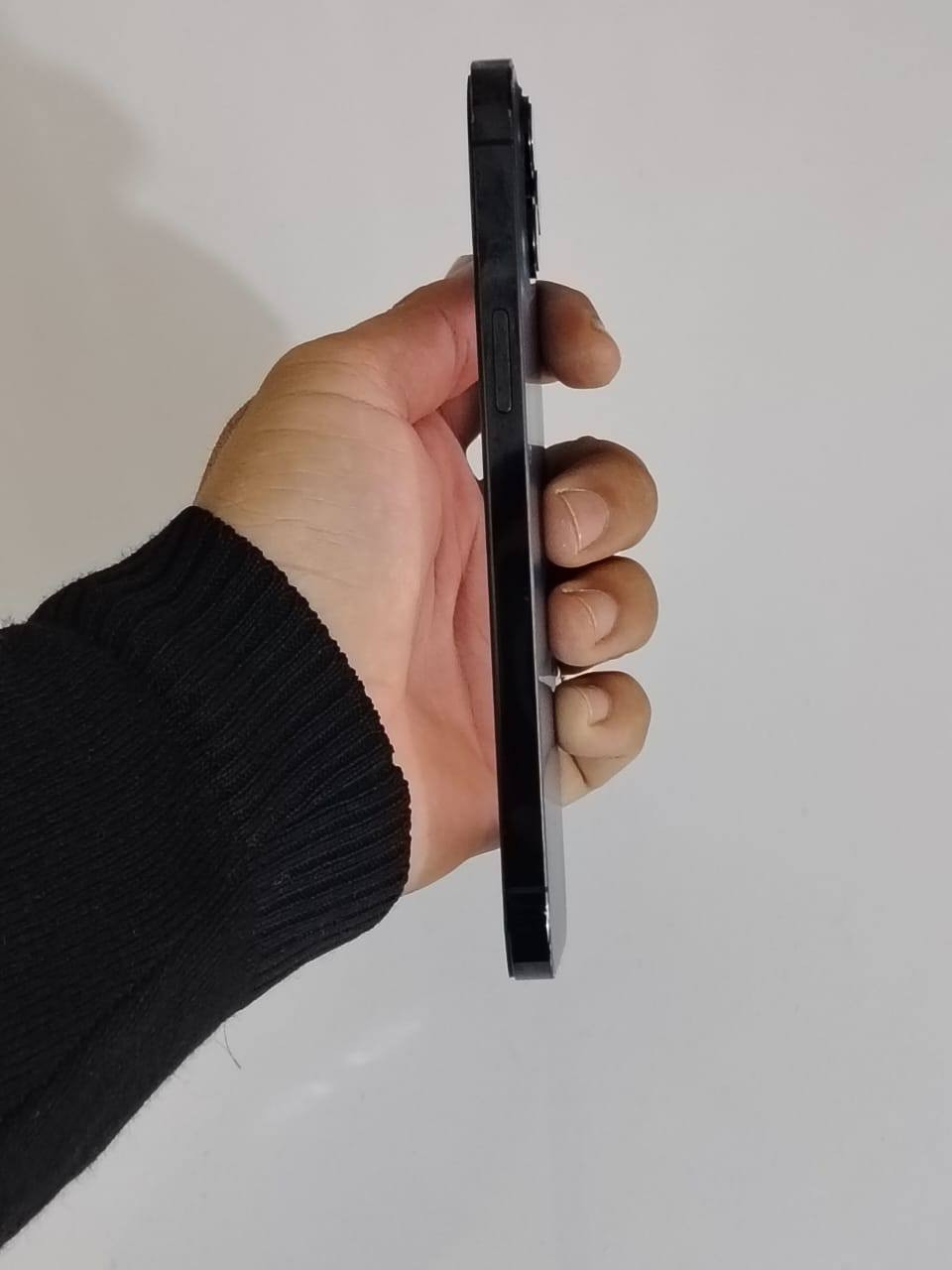 12 برو ماكس ذاگره 256 مكفول جهاز شريحتين نموذج ام  بطاريه 79 جهاز شرق اوسط السعر 450
***********
