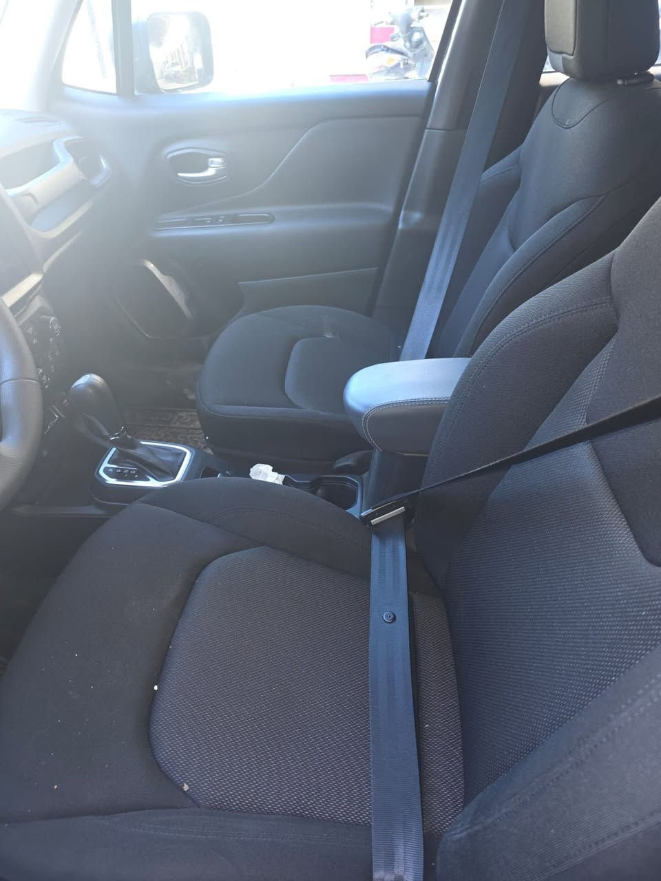 السلام عليكم جيب رانكد موديل ٢٠٢٣ وارد امريكي السياره مكفوله من حادث والسرقه والتبديل والصبغ والضربه تقرير غرق نسبه عشره بلميه سياره ممبدل بيه كلوب مواصفات السياره بصمه شاشه كبيره ويل كب ١٩ ماشيه ٢٠ الف وقابله الزياده رادارات اماميه خلفيه جانبيه نقطه عمياء توقف ذاتي بصمه مكينه ١٥٠٠ تيربوا السعر ١٢٧ بيه مجال بسيط لاتصال ***********
