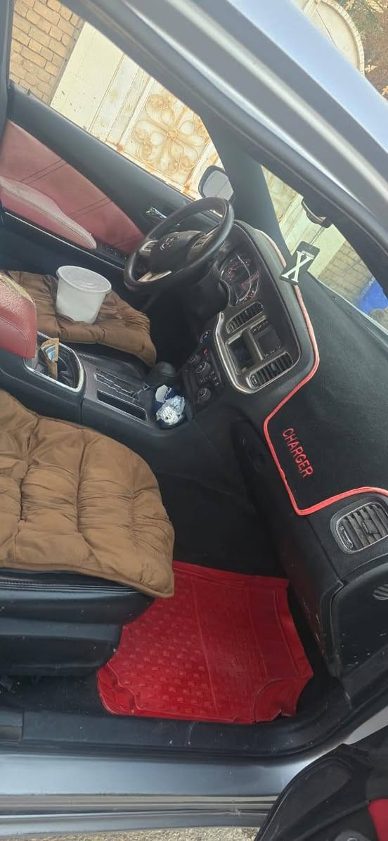 سلام عليكم....
جارجر ١٣ سياره جاهزه وحلوه كنديه مصبوغه حزام 

حادثه بل عراق الجاملغ الخلفي بدون دواخل والباب الوره السايق رقمه بصره لبيع ١٣٥$$او مراوس ب اوباما خصوصي 

عنوان  ذي قار الشطره *********** بي واتساب
