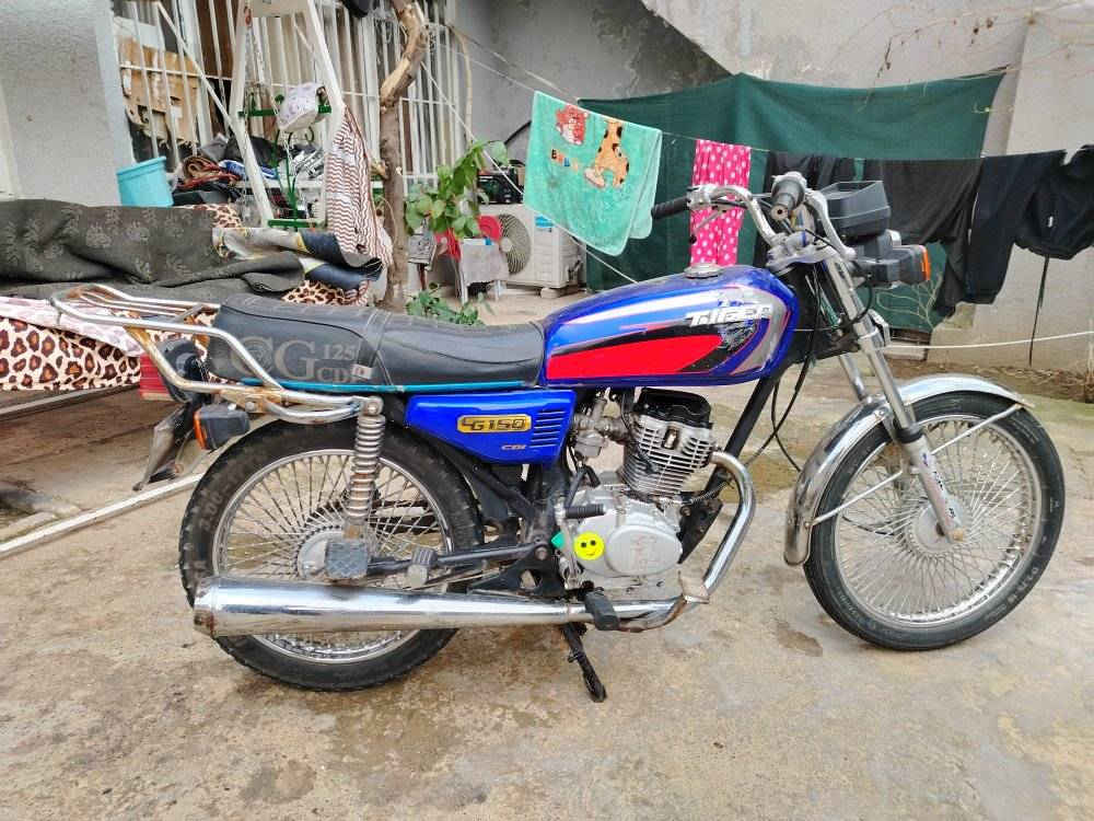 السلام عليكم ماطور نامه برو مديل ٢٠ محرك مفتوح ماطور كدام العين مثل ماموضح بل صوره وايرمنيه شغاله تواير نضاف السعر ٣٥٠ وبي مجال بسيط شراي انتصل او خاص ***********
