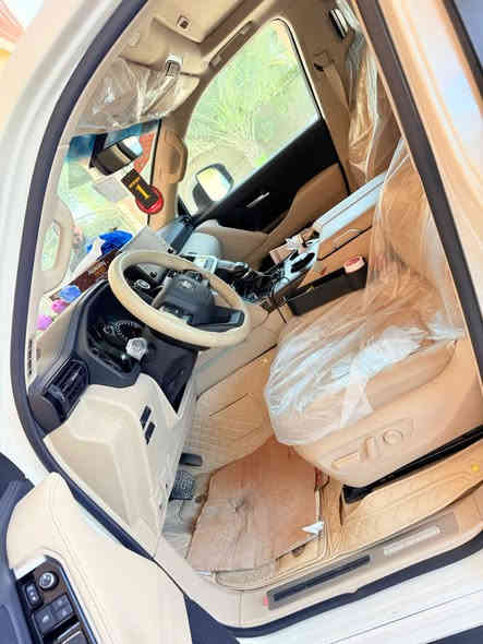 السلام عليكم للبيع لاندكروز موديل 2023  رقم أربيل   مكفوله  كفالة عامه من صبغ وتبديل وفتح وشخوط 
فول موصفات 1/1
بصمه تشغيل 
بصمه أبواب لمس 
تشغيل عن بعد 
فتحه سلايت
كشنات ثنين كهرباء 
كشنات جلد 
كشنات تدفئه تبريد 
8ايرباك 
زراكات 
مري شفط 
شاشات خلفيه 
مطفايه حريق 
جنطه شفط 
سبعه راكب 
ثلاث قطع تبريد 
محرك 4000 تنفس طبيعي 
حساس امامي 
حساس خلفي
 بصمات ثنين 
سبير منازل 
وباقي موصفات ساز معروفه 
ماشيه 16  الف حقيقي 
سعر( 710) $ 
الاستفسار اتصل على الرقم
***********
مكان بابل حله
