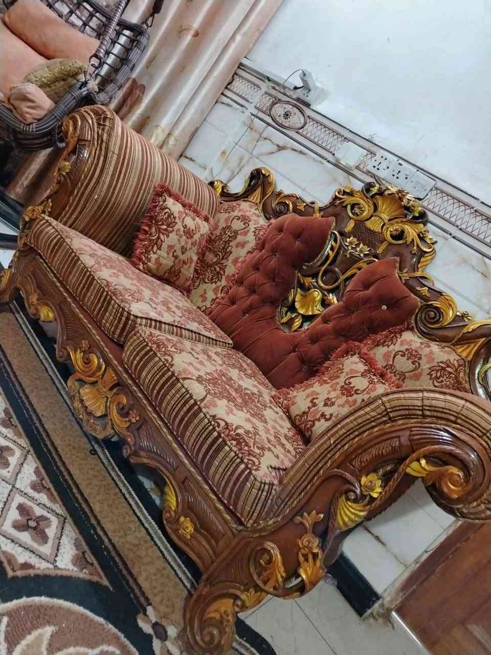 تخم زان للبيع
10 مقاعد كرويتات عدد 2
و4 كراسي نظيف جدا خشب صاج ?مكلفه بل نشر الشراي يتصل عله صاحب الرقم ***********
