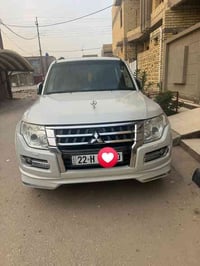 باجيرو حبتور فول موصفات  2015 سياره جاهزه من كلشي وبسمي  07825763312