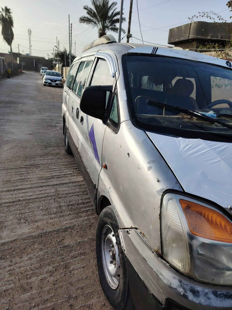 السلام عليكم ستاركس 2006 رقم قادسيه احمر مطلوبه هيئه 550 غرامات مروريه مادكه حداديه نضيفه مراوس ابفتون السعر 37 بيه مجال *********** مكاني الصويرة
