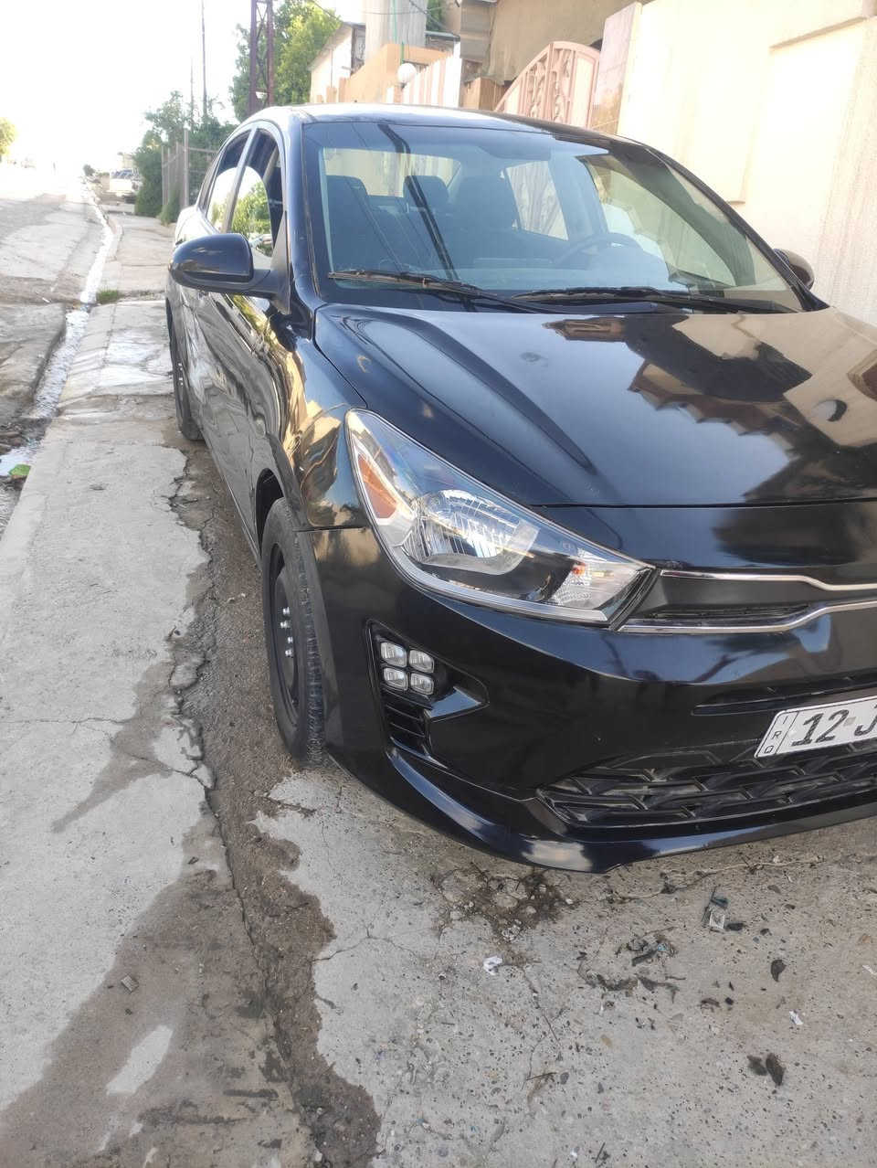 كيا ريو 2023 LX
السعر 100 وبيها مجال 
ابيع السيارة على وضعها
غراضها موجودة كاملة 
مرقم معوقين نينوى بأسمي 
مبدل بونيد وچاملغ امامي 
دخول جديد
بدون ايربكات
مكان السيارة موصل

للاستفسار /***********
***********
