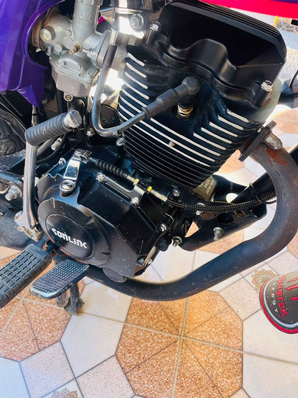 سلام عليكم 
ايراني سونك م 25 
مراوس حسب قناعه🥲❤️
محرك 200cc✈️🔥
ياكل كاع طيران نشط🔥
كهربيات كلشي شغال
بعدهي جديده اخو جديد
شعندك مراوس نزل🫶❤️
***********
متواجد خاص واتس
