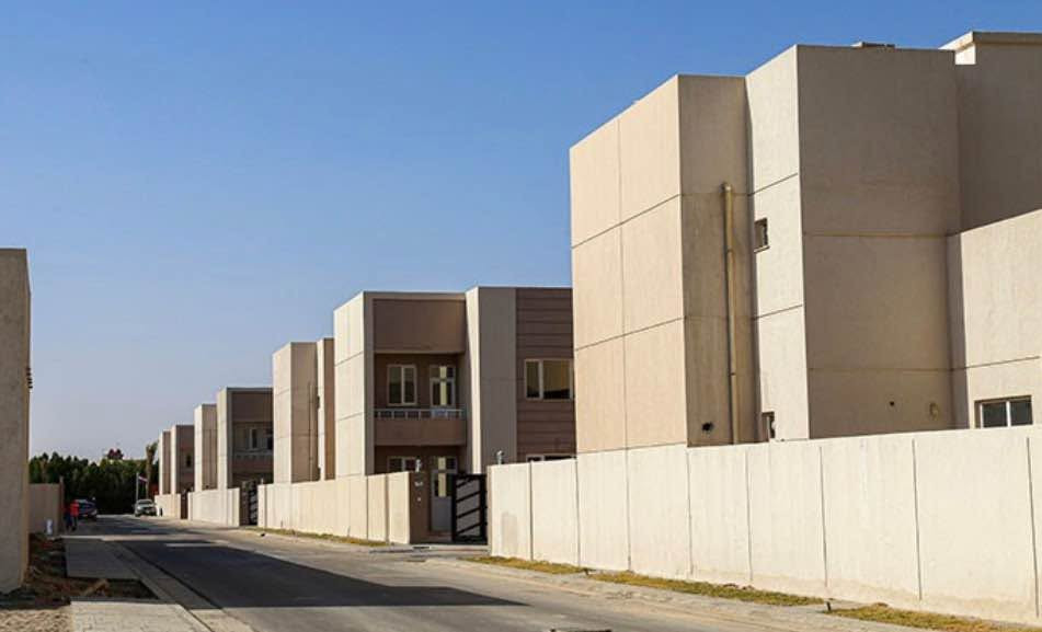 بيت للبيع في كربلاء (مجمع درة كربلاء السكني) مساحة البيت 200م البيت على شارع 30 رقم الدار7 للاستفسار ***********
م/ الدار يقرب على اسواق ارخصلك والمول ومدرسة ابتدائية ومدرسة ثانوية وأيضا المسبح والقاعة الرياضية والبوابة الرئيسية للمجمع ومستقبلا في واجهة البيت بوليفارد كربلاء, العراق
