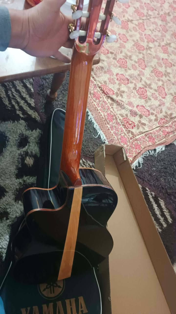 كيتار للبيع السعر 200 العنوان الدوره ***********
