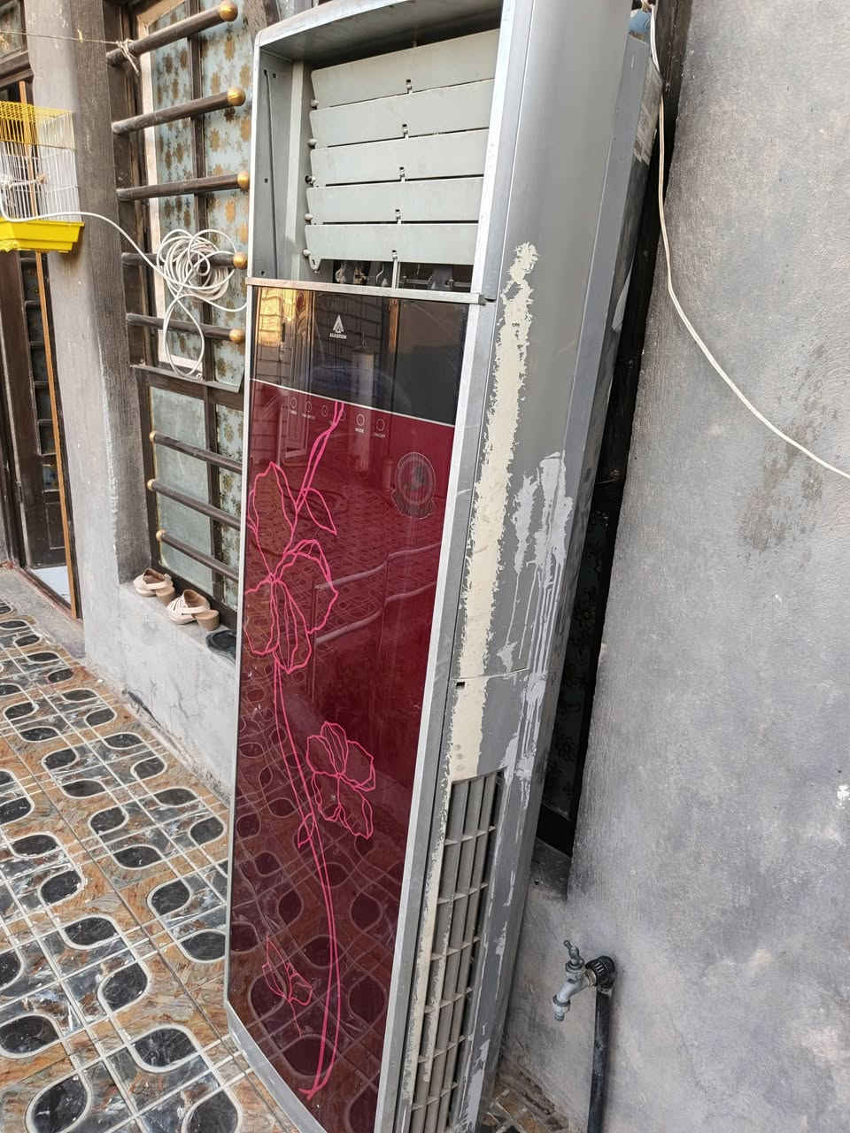 سلام عليكم سبلت الحافض القطعه الخارجيه نباكت العام وشوفت عينك كلش نضيف شرط الفحص قيم وخذ بل يرضي الله ‏‪***********‬‏
