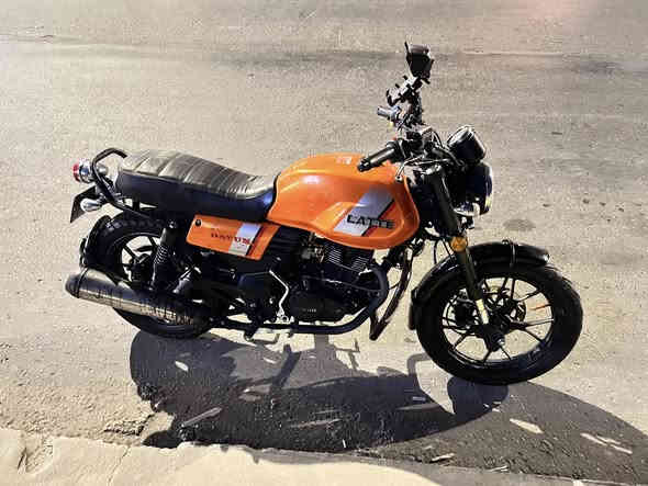 مرحبا 
دايوان لايتي 2023
رقم سنوية كربلاء ب أسمي 
الون ب السنوية برتقالي غير محدد
مكفولة كفالة عامة من شاصي من محرك من كير خير من الله 
دراجة متعوب عليها اني امداريها اي نقص مابيها 
السعر:2,750,000
وبيها مجال للشراي

ممتواجد على الفيس

الرقم:***********
