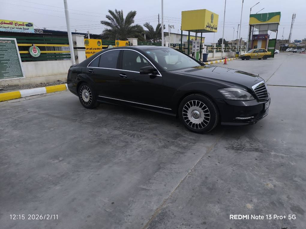 اللهم صل على سيدنا محمد وآل محمد
مارسدس S350 رئاسي موديل 2009 اصل  محرك 6 سلندر رقم بغداد الدولي الجديد فول مواصفات فتحة سقف ناظور ليلي  ابواب شفط رئاسي كراسي كهرباء تدفئة تبريد جوبلسات تصعد وتنزل حساسات أمامية خلفي  الون اسود ملكي الممشى 179 الف كيلو السونار مرفق مع الصور  السيارة للامامة احلى من الصور مكانها واسط الصويرة هاتف ***********
*********** السعر مناسب 168 شكو نقص ينزل من سعرها الصويرة, واسط
