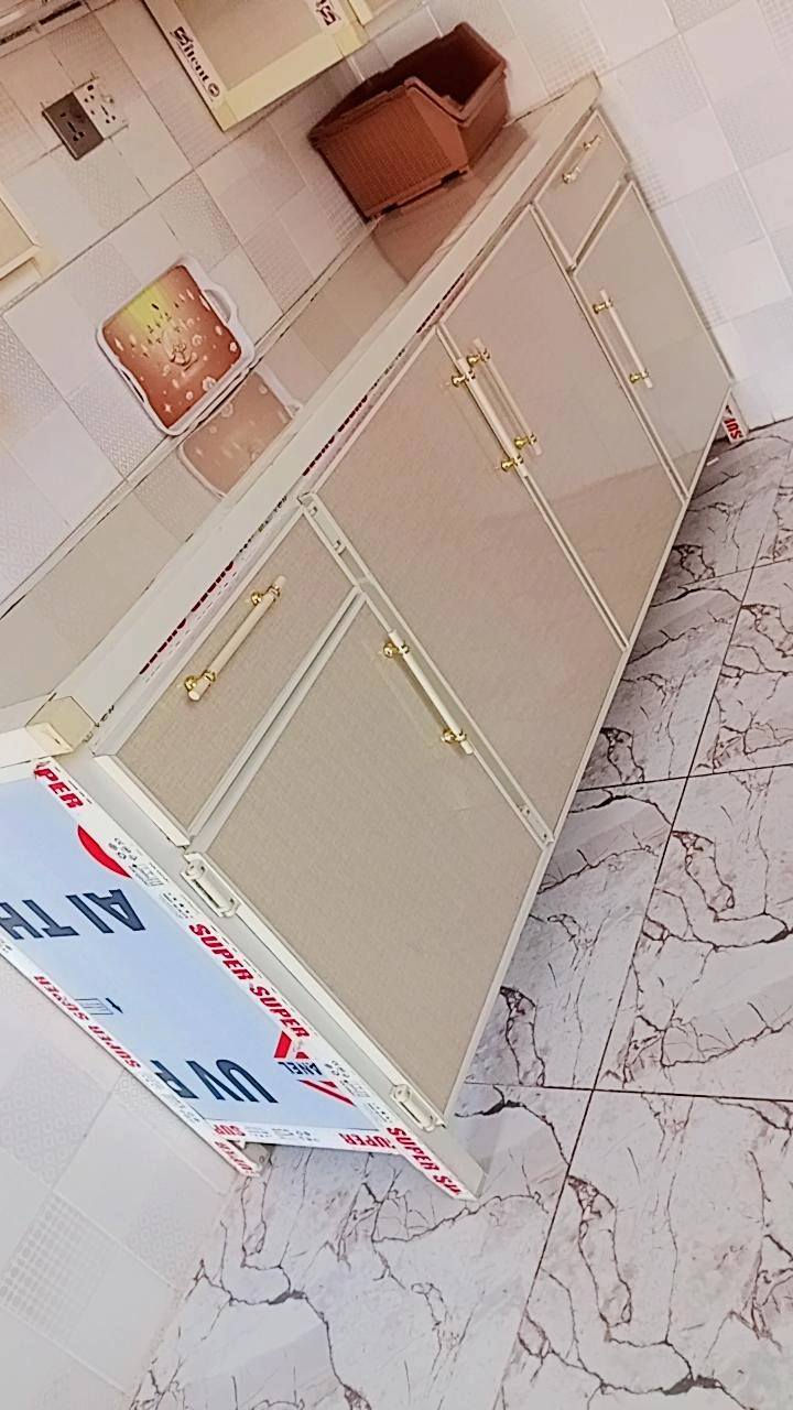 كاونتر للبيع نضيف كلش كل ضرر مابي سعره 300 وبي مجال تواصل *********** وتساب فقط
