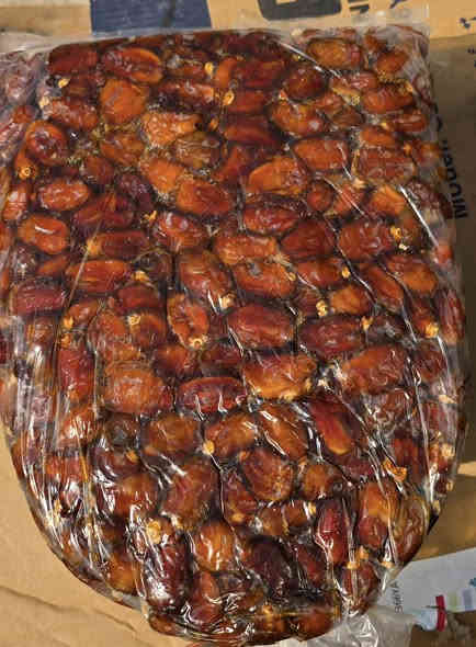 السلام عليكم
يوجد تمر خضراوي مال سنه درجه اولى شرط النظافه وخشونه مثل بصوره حبه خشنه/ وزن جيس 4 كيلو أبيع ع وزن  
كميه /طن1/ أبيع مفرد وجمله/ السعر كيلو 1500/ تريد تحجز رقمك عنوانك ع خاص العنوان الشطره ؟ رقم ***********واساب
