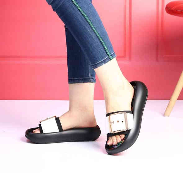 يسعد صباحكم بالخير زبائنا الكرام وجمعه مباركه عليكم 
كل ماهو جديد ومميز تجدونه لدى احذيه وحقائب علاء 
انواع الشحاطات النسائي طبي وماركه درجه اولى 
الألوان والموديلات بالصور قياس ٣٧ إلى ٤١
للحجز مراسله البيج او واتساب ***********
توجد خدمه توصيل داخل القضاء وجميع محافظات العراق
