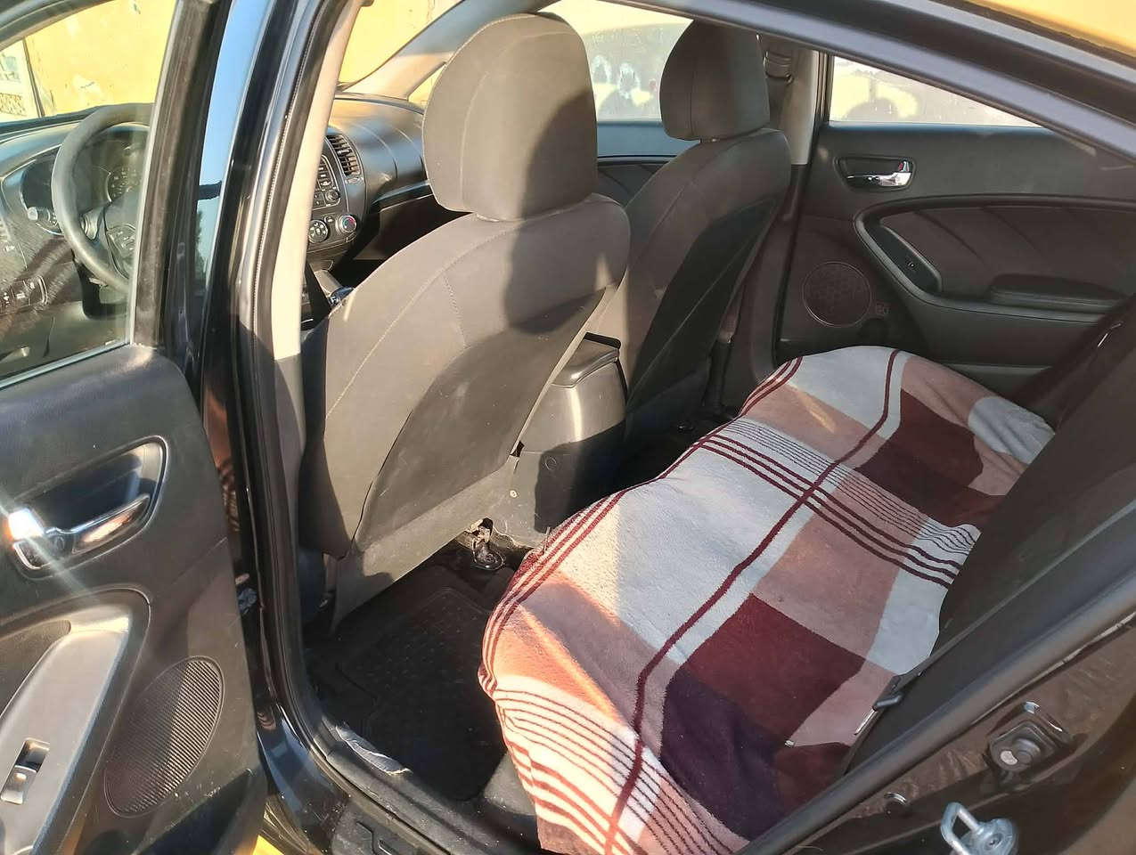 السلام عليكم
كيا  فورتي٢٠١٦

وارد امريكي ضربتها جاملغ وبنيد بدون دواخل

كير و مكينة مكينه دوش المرغوبة مكفولات تبريد منظومه جديدة 

السعر ١٠٥وبيها مجال شي قليل مكاني بغداد 

للاستفسار اكثر ‏‪***********‬‏
