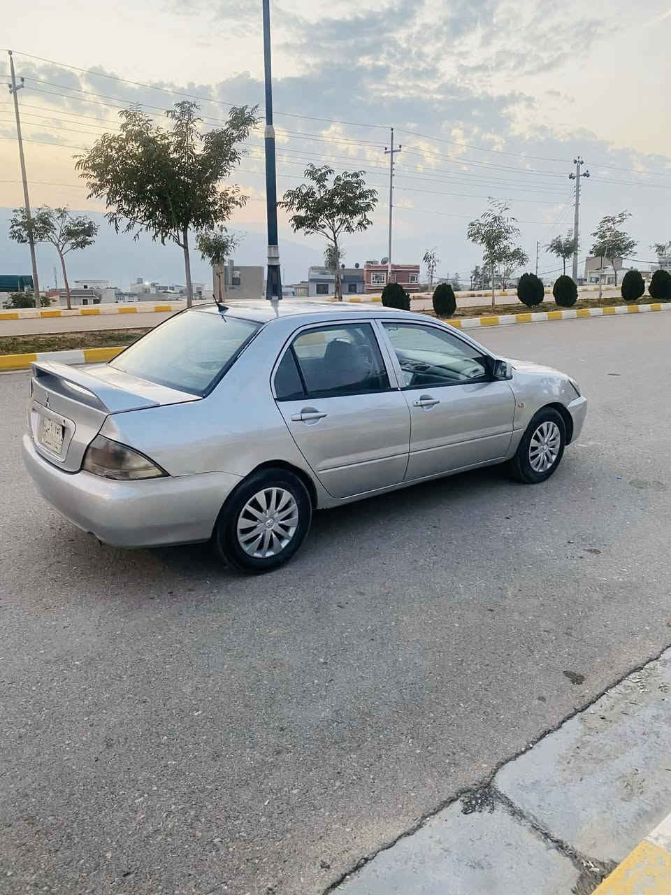 لانسەر مۆدیل ٢٠١١ گیر تۆماتیک مەکینە گەورە  گێڕو مەکینەی نەکراوەتۆ بەشەرت سەنەوی  پلاسیکە بەشەرتی ئەوالیاتو حاسیبەو پاکانەش شاشەئایپاتو کامیوە تەبریت ساردووگەرم لەسەرسویج  بەشەرت بی دەعمولێدراو بێ ساردوشوخوت یجی پێوە نیەلۆکە هەموگیانی لەسەر شەریکەماوەتۆ  بەوشەرتە  جوار تایەی تازەی بۆبسراوە  یەک دینار مەسرفی تیانیە لە دەعامیوە  بۆ دەعامی بەشەرت ئەی فرۆشم سعری 52 وەرەقە ***********.    ***********
