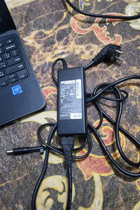 بغداد الشعله قرب مرطبات اعيونك 
ما هو الموديل المحدد للابتوب؟: 
لابتوب من شركة DEll
ما هي سعة التخزين المتاحة؟: 
سعه التخزين 4گيگه
كم هي مدة استخدام اللابتوب؟: 
6اشهر
هل هناك ضمان متبقي مع اللابتوب؟: 
لايوجد اي ضمان
أين يقع مكان البيع للمعاينة والاستلام؟: 
الشعله قرب مرطبات اعيونك 