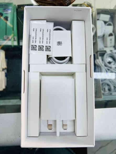 للبيع هنر اكس 9 سي 256رام24جهاز يومين من مستخدم بعده جديد شاحنه بعدها ما مفتوحه السعر310  ***********
