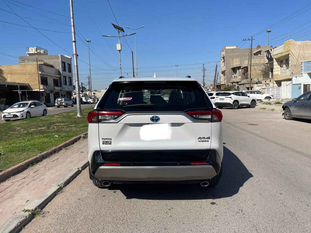 السلام عليكم
للبيع Rav4  موديل 2024 ياباني اصلي نسخة البلاك اديشن
 وارد خليجي (عبد اللطيف جميل)
هايبرد
ماشيه 15000 كم
محرك 2500
دفع رباعي ، فتحة سقف ، صندوق كهربائي 
حساسين امامي خلفي
مري شفط ودخول ذكي
ويل 18
مكفولة من الضربة والصبغ والتبديل 
السعر 295$
للاستفسار التواصل على
***********

