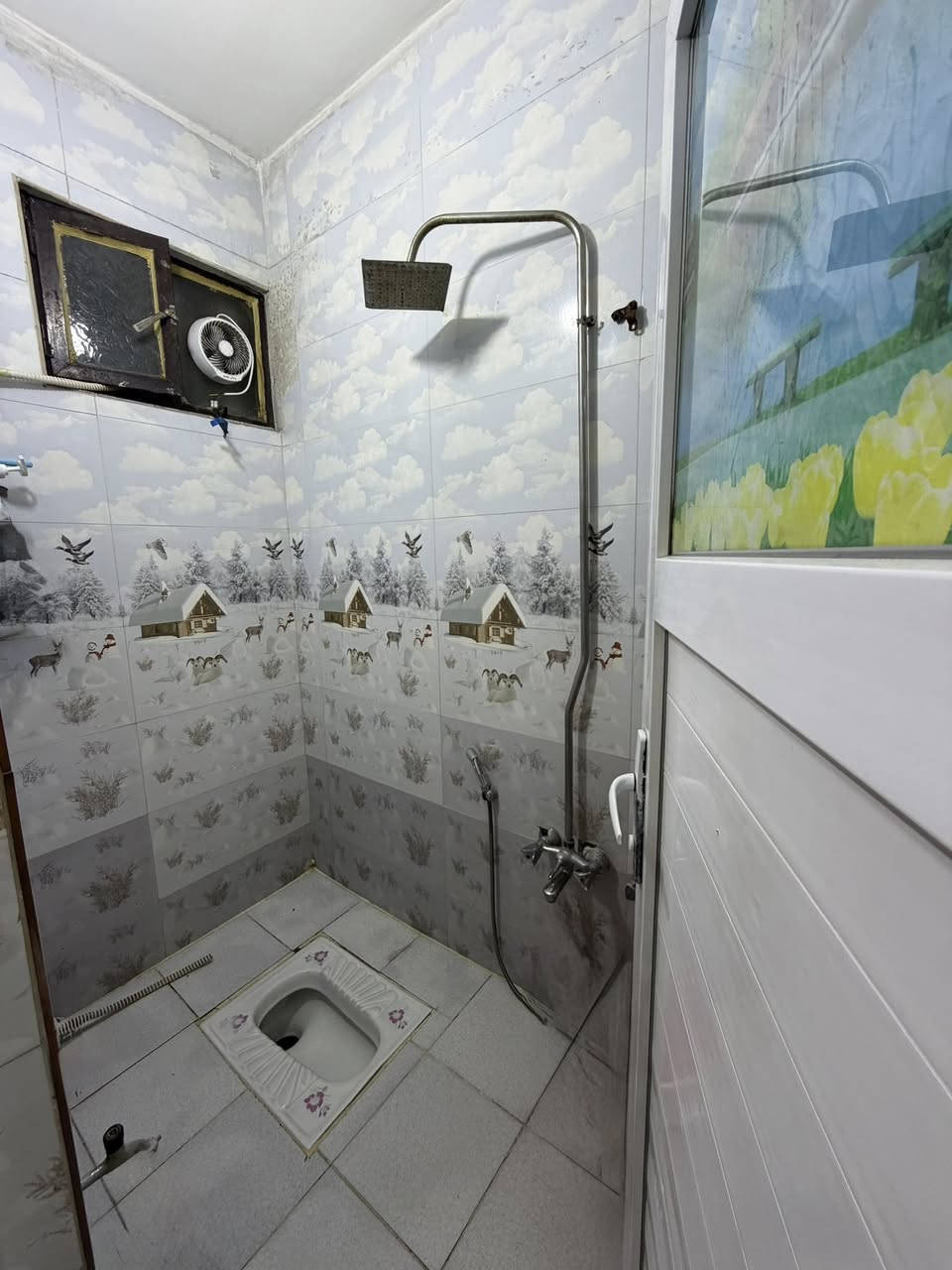 مشتمل 63م #للبيع واجهه 3 حديث  " بيت حلو و مرتب "
استقبال و3 غرف نوم و خدمات طابقين

#السعر 135 مليون وبي مجال / طابو ملك صرف
الشعب عدن مقابل مطعم حجي عادل وقرب شارع عدن

***********
