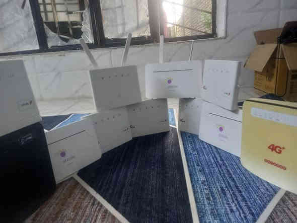 السلام وعليكم  راوتر هواوي اسيه اثير كورك  الي تغطيه تعبان هذه راوتر  فول شبكه يسحب مجرب 4G ويبث ابعد  يدمج انتينا خارجي كامل هوه انتينا هوائية شاحنه سعر ٣٠ هوه توصيل..شرط الفحص ضمان وتساب ***********
