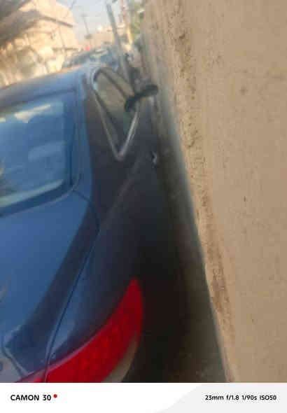 ازيره 2006 مصبوغه حزام الجماليه السياره كير و ميكنه مثل الورد مكينه جديده شاد  
1-كشنات كهربائيّة شغال 
2-شاشه تاب 
3-كامره خلفيه شغاله 
4-تبريد شغال منضومه جديده كامله  
5-لايتات بيض  
السياره 6سلندر 3500 
السعر 100 وبيه مجال الرقم الاتصال واتساب متواجد*********** مكاني بغداد
