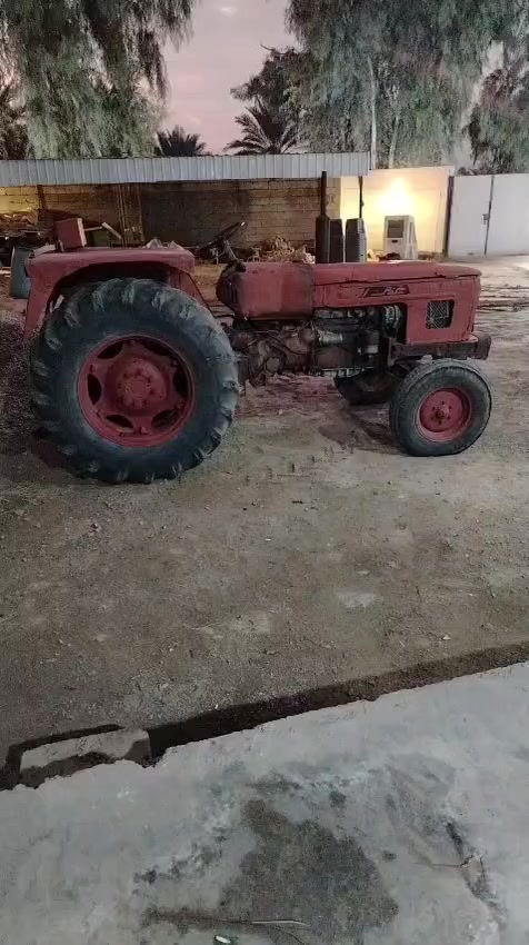 مكينه محرك بي تنقيص شي قليل تايرات نص عمر لشه نضيفه للتصال على صاحبها ***********   ***********
