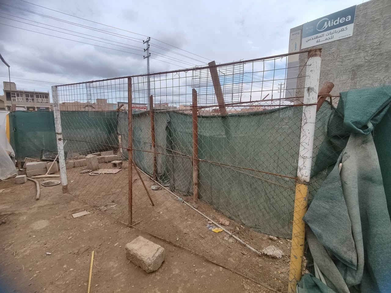 سلام عليكم شباب واجهة بي ار سي الارتفاع 2 متر العرض 4 متر ترهم مال دجاج وترهم غنم وترهم يعزكم الله جلب مثل ما واضح بل صور بدون باب *********** تواصل واتساب
