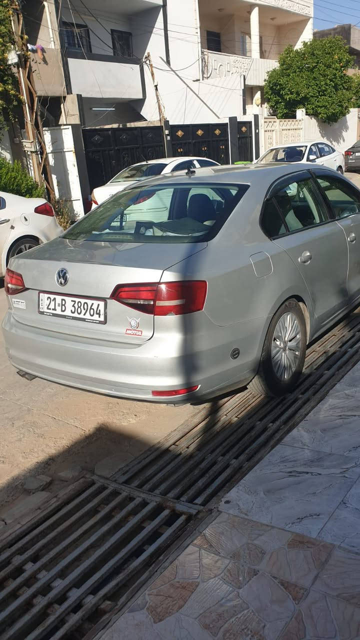 جيتا 2018 تكسي دبي بدون حادث مكانها طوز خورماتو *********** سعرها 100$
