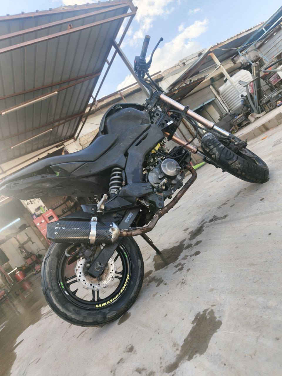 بطح حربيه نوزل محرك كفاله شركه كهربائيات شغاله بيع او مراس السعر 500
وبيها مجال للشراي 
لاستفسار 
***********
