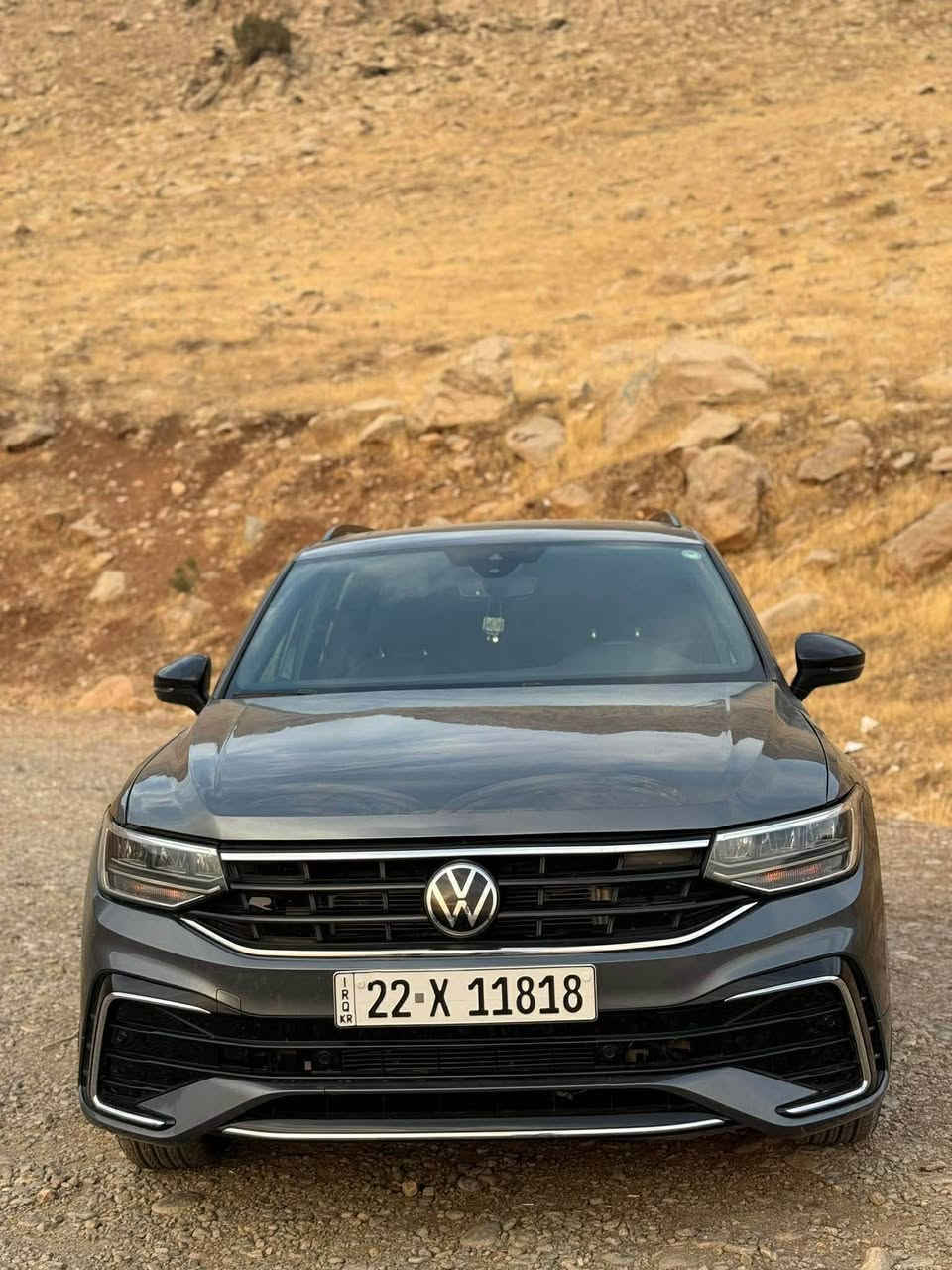 فۆلکسواگن تیگوان ٢٠٢٣ ئاڕ لاین
 (کوردی و عەرەبی )🇹🇯🇮🇶
(Volkswagen Tiguan R-Line 2023)

• ئاڕ لاین فول فول ڕەنگی نەوتی، زۆر شیک و سپۆرت.
• ٧ نەفەری (٣ ڕیز کوشن).
• سەقف: پانۆراما.
• شاشە گەورە، ئایپاد، تەحەکوماتی سوکان.
تەحدید سورعە و ڕادار
• بەسمە، ئاوێنە هیتەر.
•:ڕادار (پێش و دوا)، کامێرا، حساس، ئۆتۆ ستۆپ.
• گێڕ و بزوێنەر: ٤ پستۆن تۆربۆ ✈️، گێڕ ئۆتۆماتیک و سپۆرت و عادی.
• لایتی زینۆن، ویل ١٧ تاخم تایەی تازە، شەحنی وەیارلێس.

تێبینی:
• ئۆتۆمبێلەکە زۆر پاکە و وەک نوێ وایە.
یەک دەستە ساڵێکە داخڵ کراوە
٥٩ هەزار کیلۆمەتر رۆیشتووە

• [ڕەقەم شاصی دانراوە].
• چاملخ و دوو دەرگای سەکن کلێری ئەمریکایە
•نیو بۆنیتی بۆیاخە 
•یەک دوو شوێن تەعدیل بێ بۆیاخ

• [سلێمانی، نرخ ١٧٩$ و مەجال].
بۆ پەیوەندی: 
واتساپ [***********]
***********

فولكس واجن تيغوان ٢٠٢٣ آر لاين (Volkswagen Tiguan R-Line 2023)
• آر لاين فول فول، لون نفطي، كلش كشخة وسبورت.
• ٧ راكب (٣ سراوات كشنات).
• السقف: بانوراما.
• شاشة كبيرة آيباد، تحكمات ستيرن.
• تحديد سرعة ورادارات.
• بصمة، مرايات هيتر.
• رادارات (أمامي وخلفي)، كاميرا، حساسات، أوتو ستوب.
• المحرك والجير: ٤ بساتم تيربو، جير أوتوماتيك وسبورت وعادي.
• لايتات زينون، ويل ١٧ طقم تايرات جديد، شحن وايرليس.
ملاحظات:
• السيارة كلش نظيفة وعبالك جديدة.
• استخدام يد واحدة، صارلها سنة من دخلت للعراق.
• ماشية ٥٩ ألف كيلومتر.
• رقم الشاصي موجود.
• الجاملغ وبابين جهة الصدر بيها كلير أمريكي.
• نص البنيد صبغ.
• بيها مكان أو مكانين تعديل بارد بدون صبغ.
• السليمانية، السعر ١٧٩ ورقة (١٧,٩٠٠ دولار) وبيها مجال.
للاتصال: *********** أربيل, العراق
