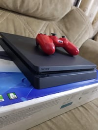 بلايستيشن PS4 • شبه جديد • صوت مروحة
