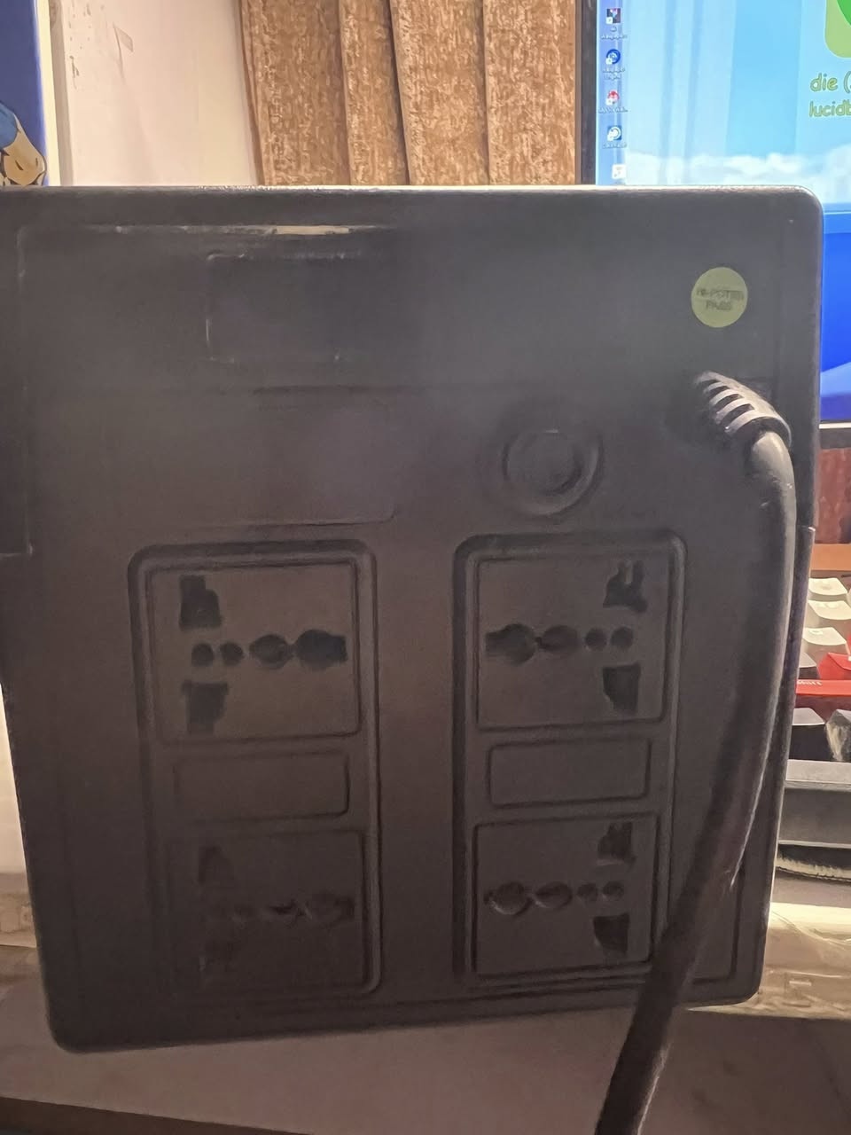 السلام عليكم UPS 1500VA للبيع مستخدم
شركة KSTAR من افضل الشركات المعروفة 

يطول 5 دقائق  شغال مابي اي مشكلة فقط يحتاج تبديل بطاريات حتى يطول اكثر 

سعرة 30 الف مكاني كربلاء 

***********
